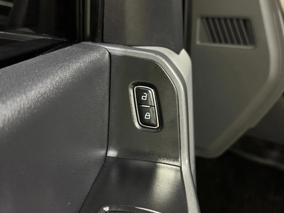 2024 Ford Super Duty 5th Gen - Image 29 of 31