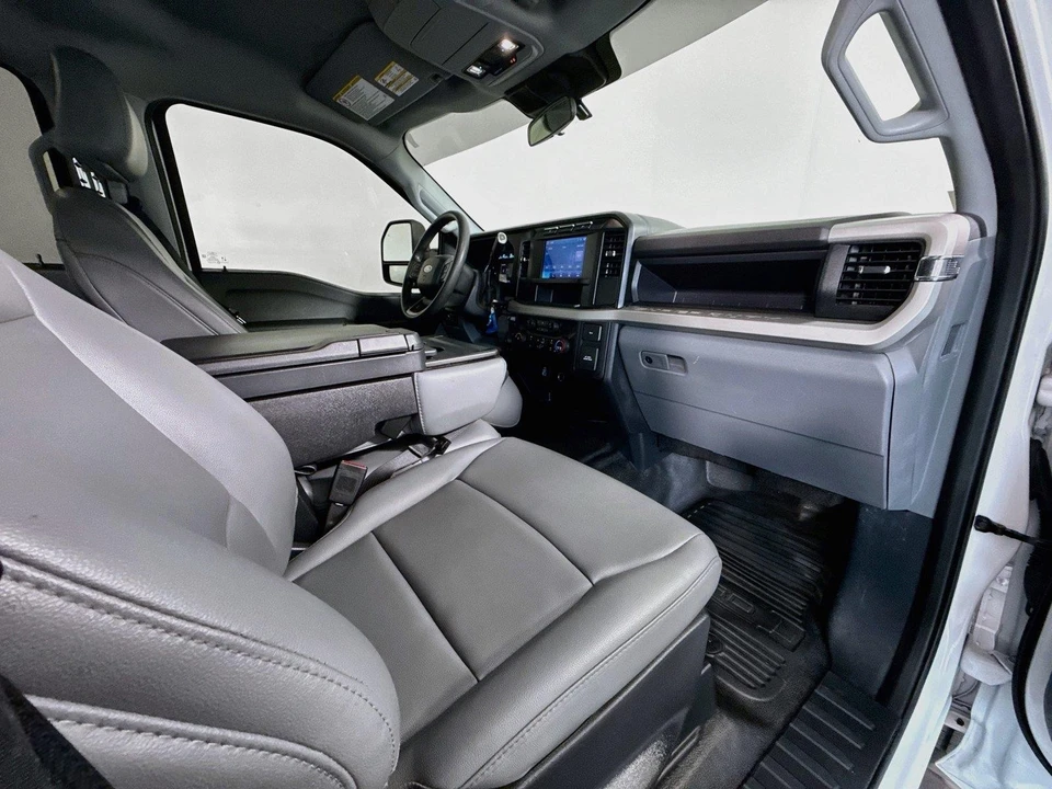 2024 Ford Super Duty 5th Gen - Image 27 of 31