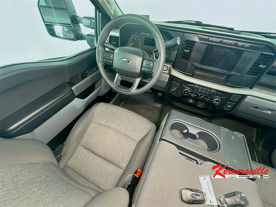 2024 Ford Super Duty 5th Gen - Image 9 of 12
