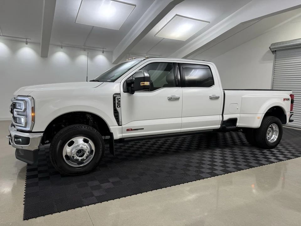 2024 Ford Super Duty 5th Gen - Image 3 of 12