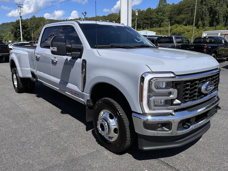 2024 Ford Super Duty 5th Gen - Image 4 of 12