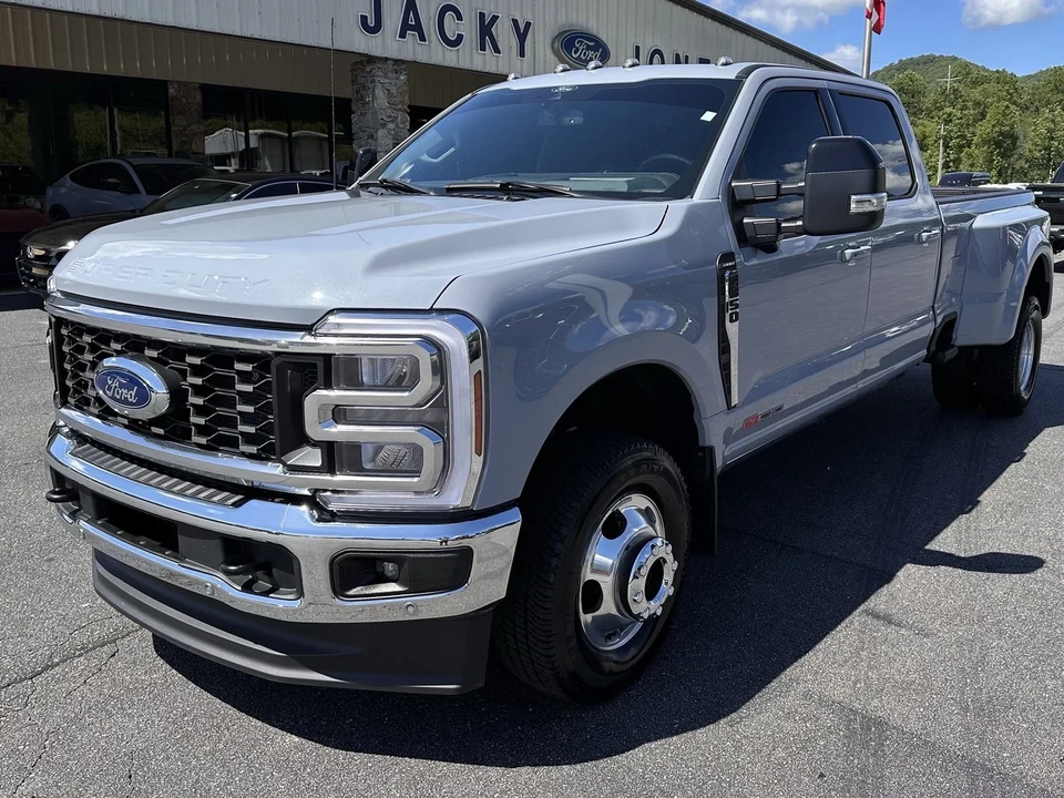 2024 Ford Super Duty 5th Gen - Image 2 of 12