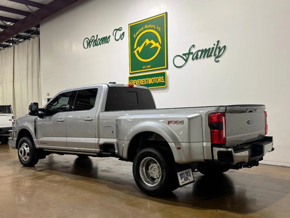 2024 Ford Super Duty 5th Gen - Image 6 of 31