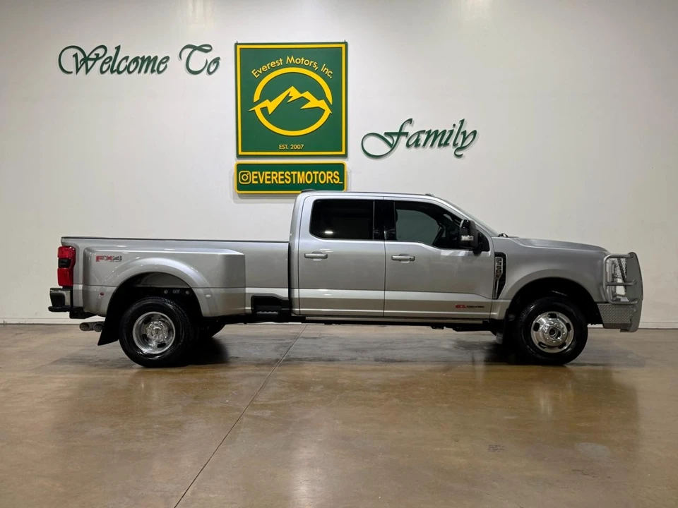 2024 Ford Super Duty 5th Gen - Image 9 of 31