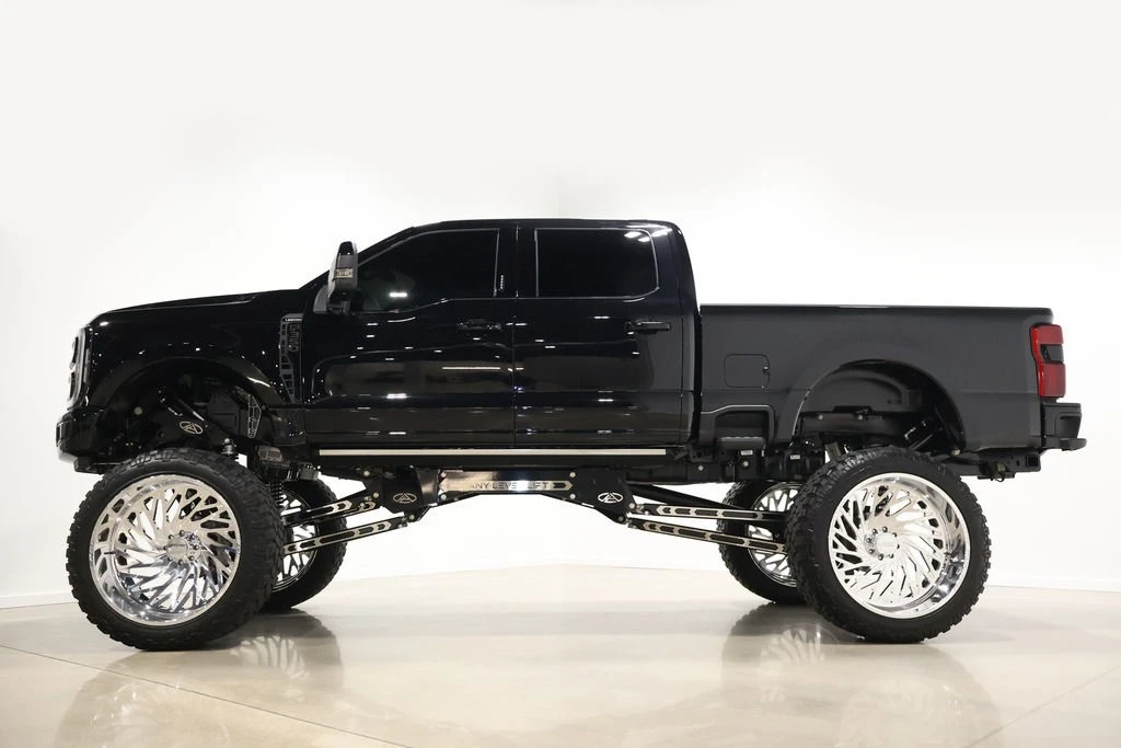2024 Ford Super Duty 5th Gen - Image 15 of 21
