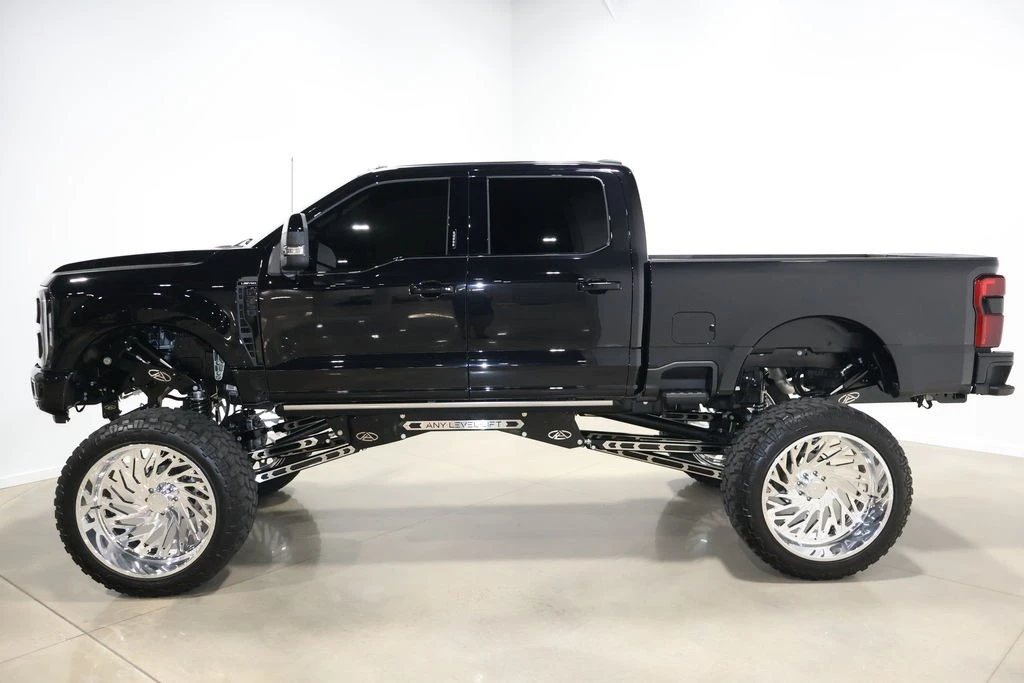 2024 Ford Super Duty 5th Gen - Image 16 of 21