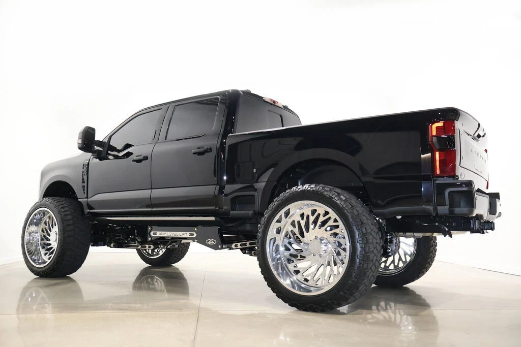 2024 Ford Super Duty 5th Gen - Image 15 of 21