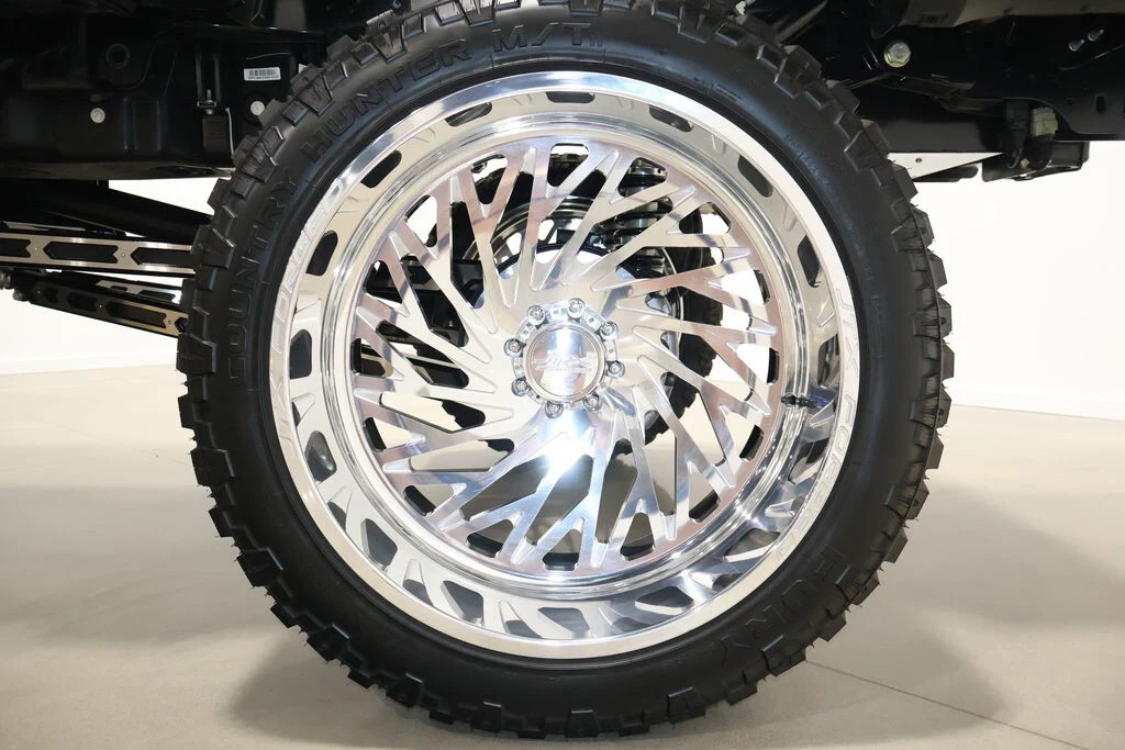 2024 Ford Super Duty 5th Gen - Image 19 of 21