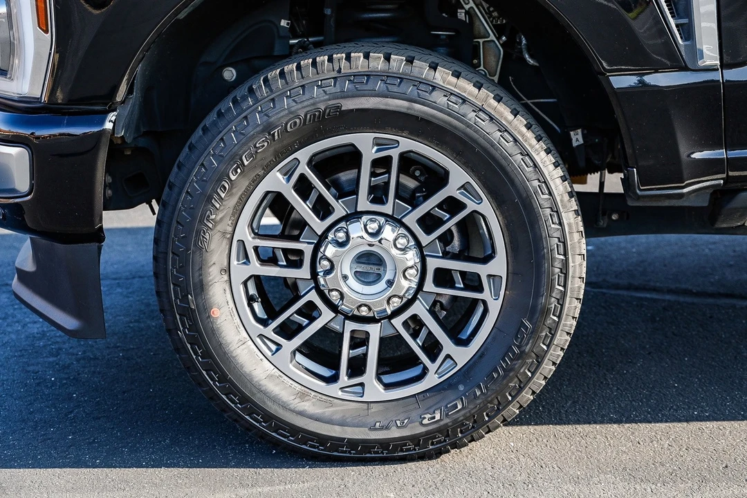 2024 Ford Super Duty 5th Gen - Image 9 of 12