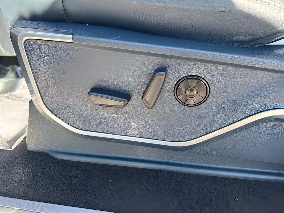 2024 Ford Super Duty 5th Gen - Image 10 of 12