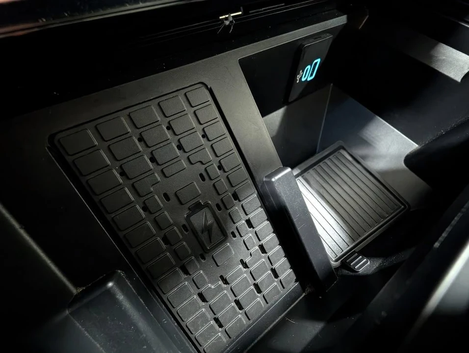 2024 Ford Super Duty 5th Gen - Image 11 of 31