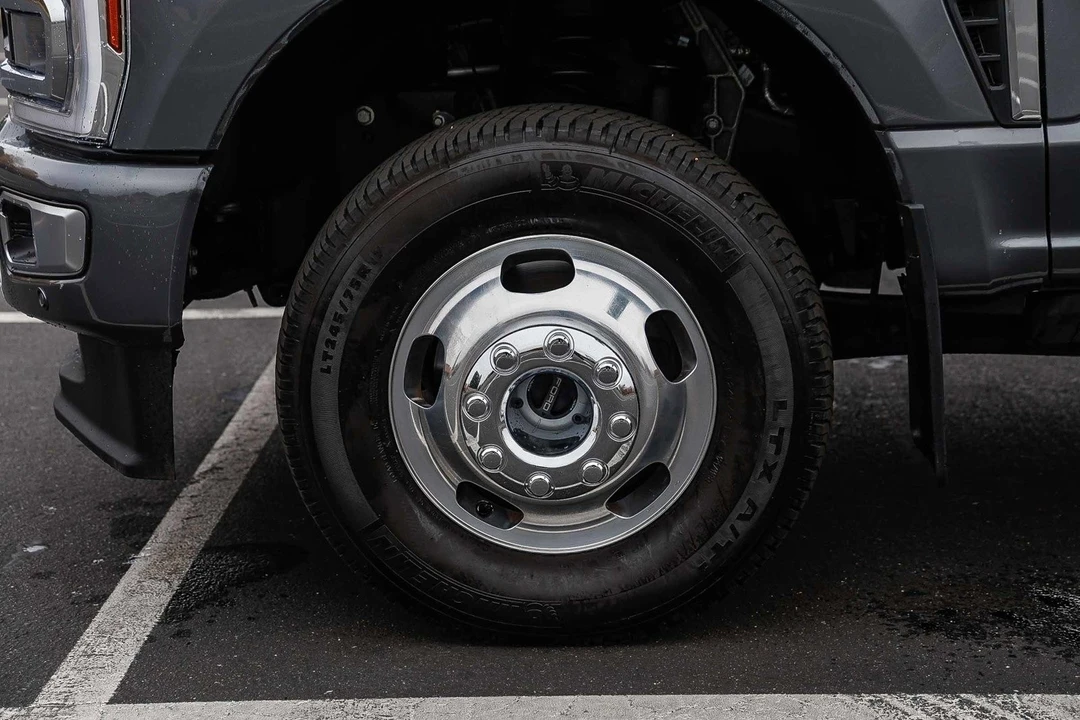 2024 Ford Super Duty 5th Gen - Image 9 of 12