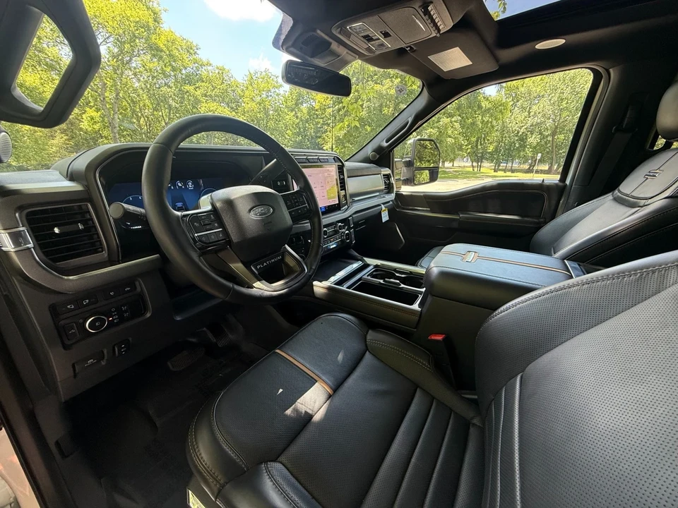 2024 Ford Super Duty 5th Gen - Image 15 of 21