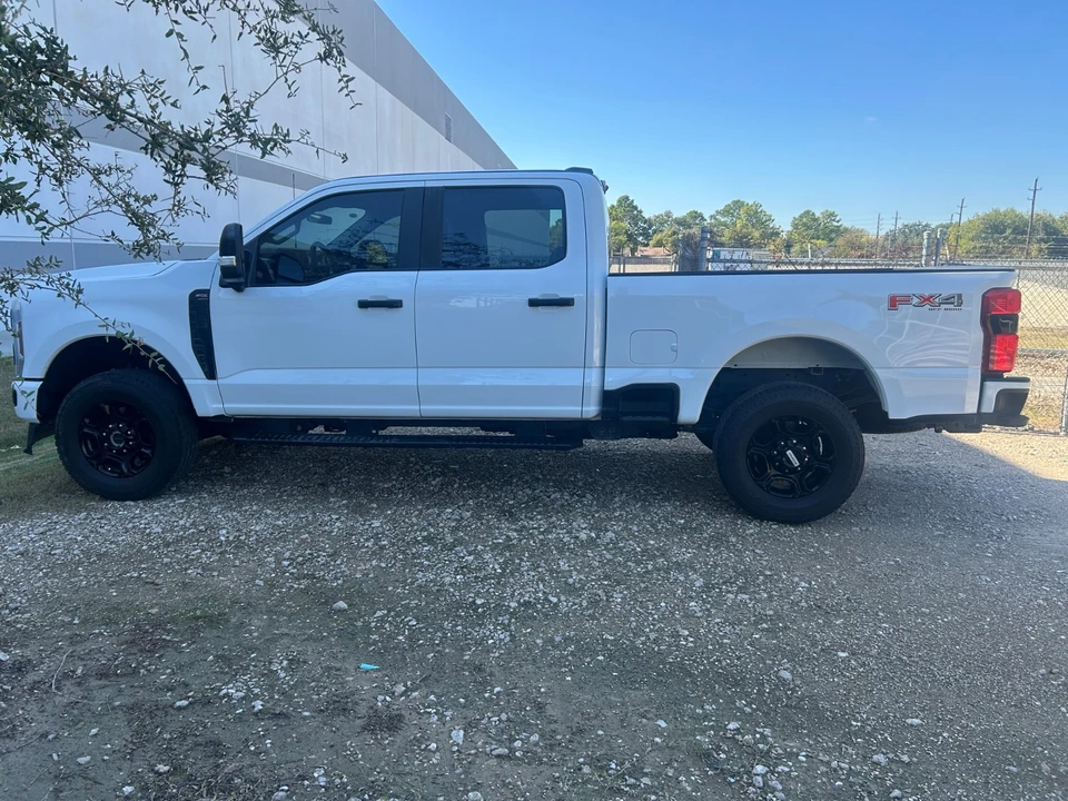 2024 Ford Super Duty 5th Gen - Image 17 of 21