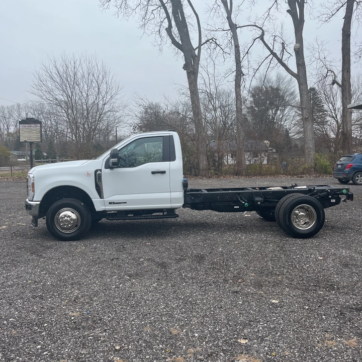 2024 Ford Super Duty 5th Gen - Image 5 of 21