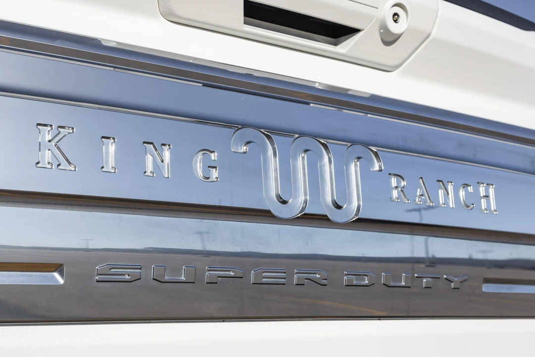 2024 Ford Super Duty 5th Gen - Image 23 of 31