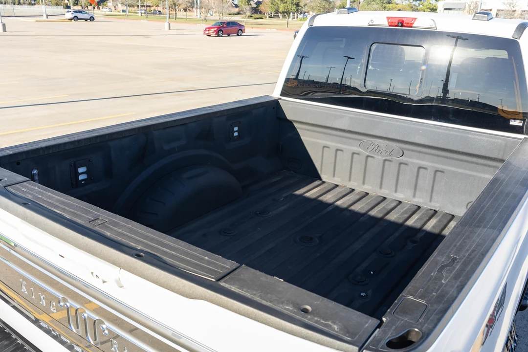 2024 Ford Super Duty 5th Gen - Image 25 of 31