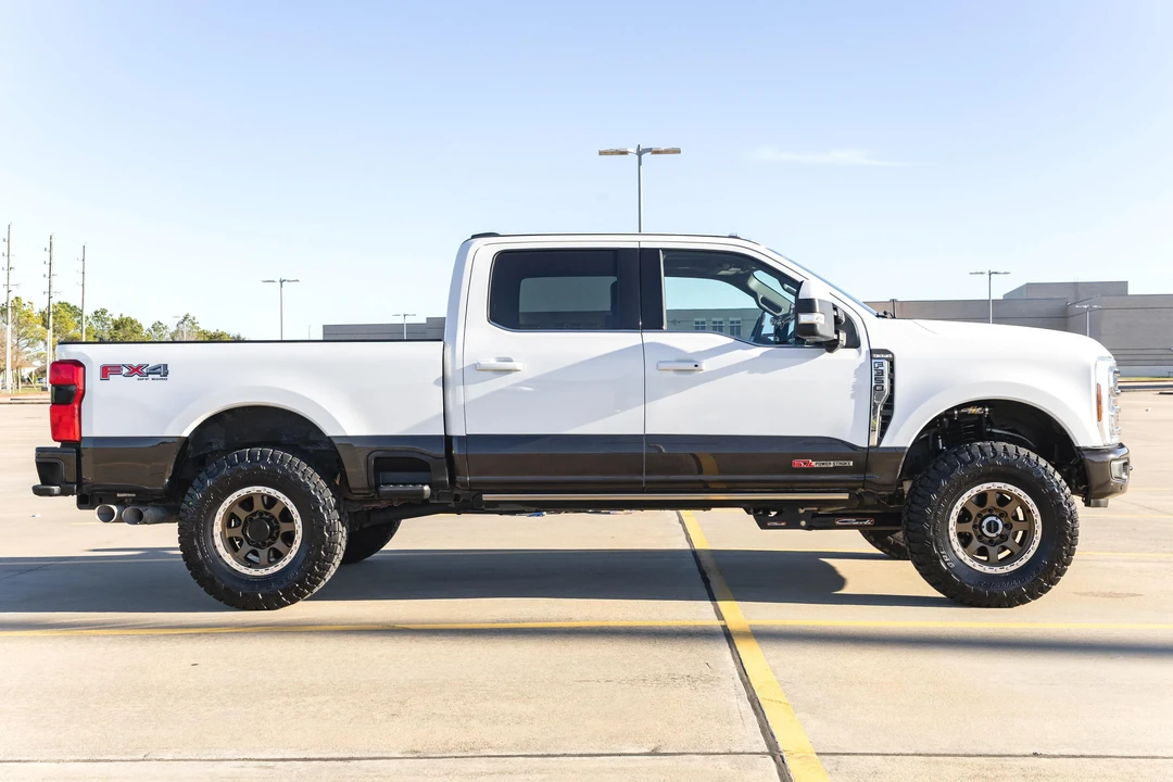 2024 Ford Super Duty 5th Gen - Image 3 of 31