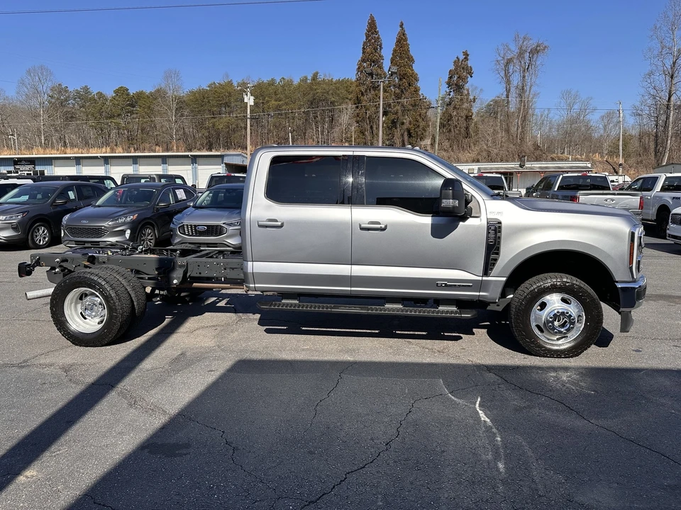 2024 Ford Super Duty 5th Gen - Image 5 of 12