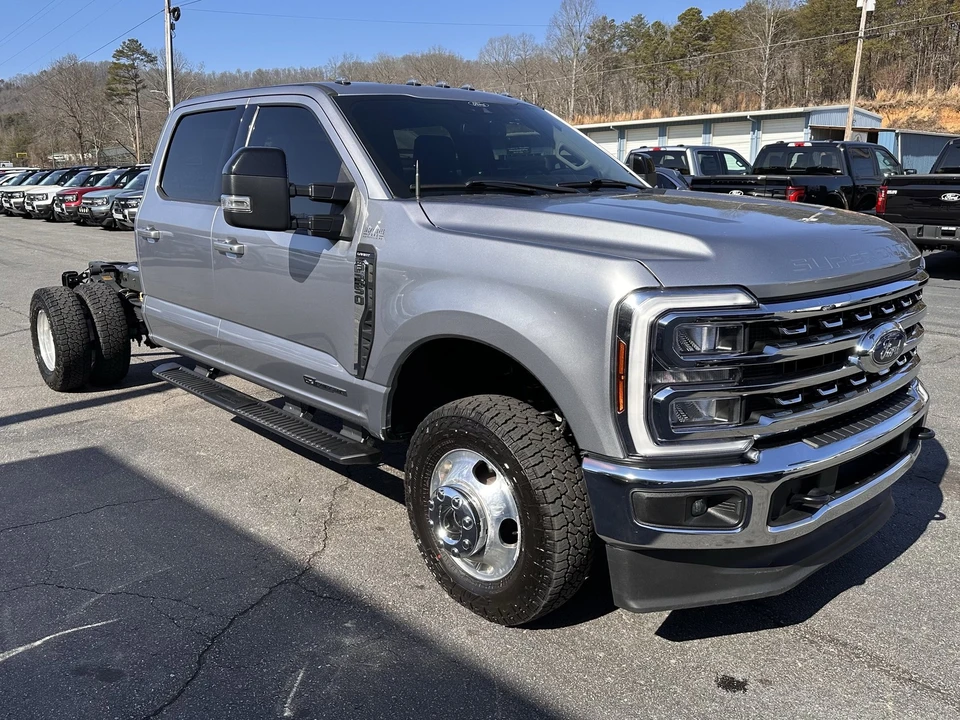 2024 Ford Super Duty 5th Gen - Image 4 of 12