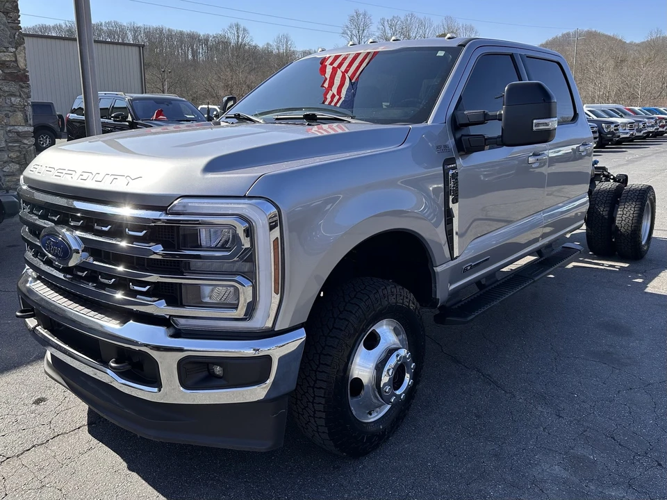 2024 Ford Super Duty 5th Gen - Image 2 of 21