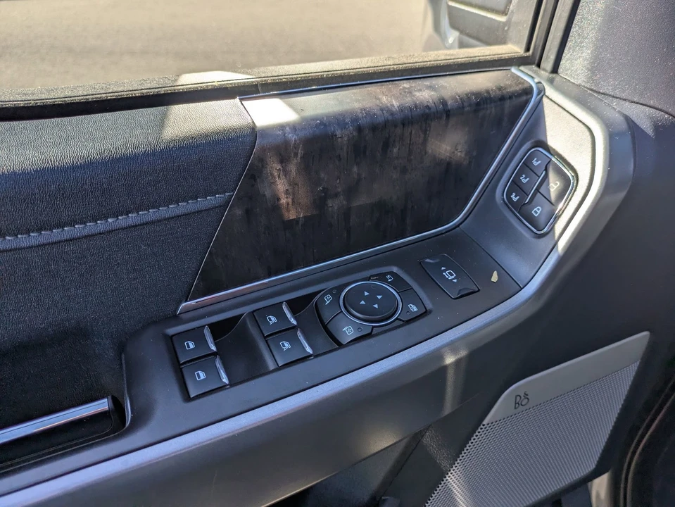 2024 Ford Super Duty 5th Gen - Image 17 of 31