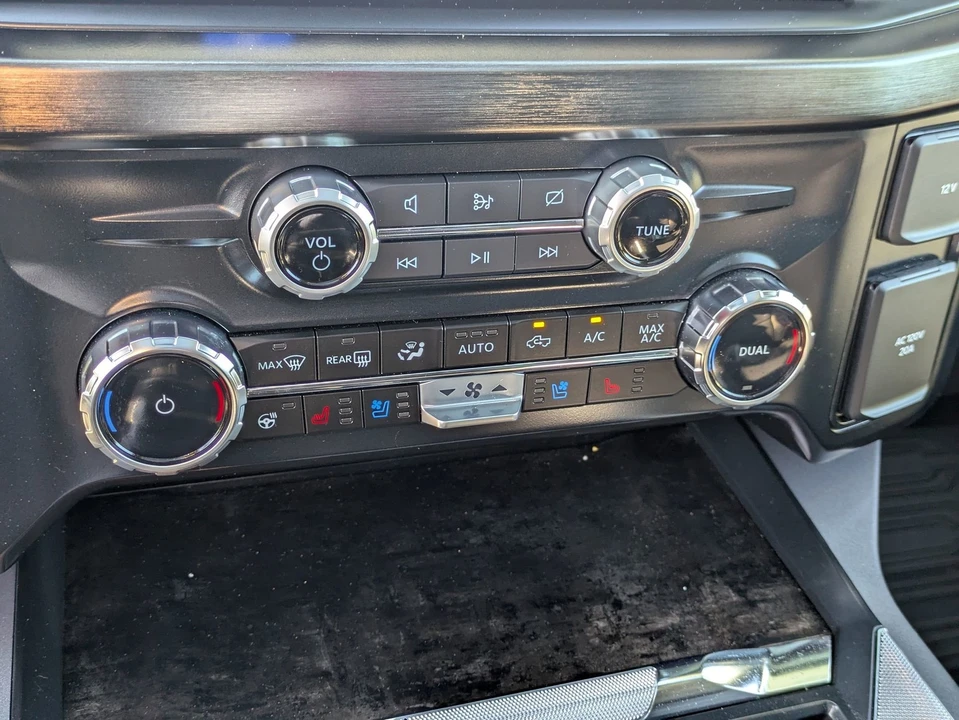 2024 Ford Super Duty 5th Gen - Image 25 of 31
