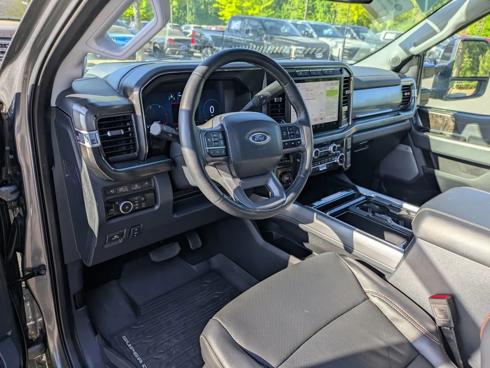 2024 Ford Super Duty 5th Gen - Image 15 of 31
