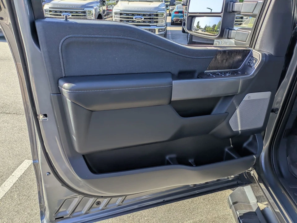 2024 Ford Super Duty 5th Gen - Image 16 of 31