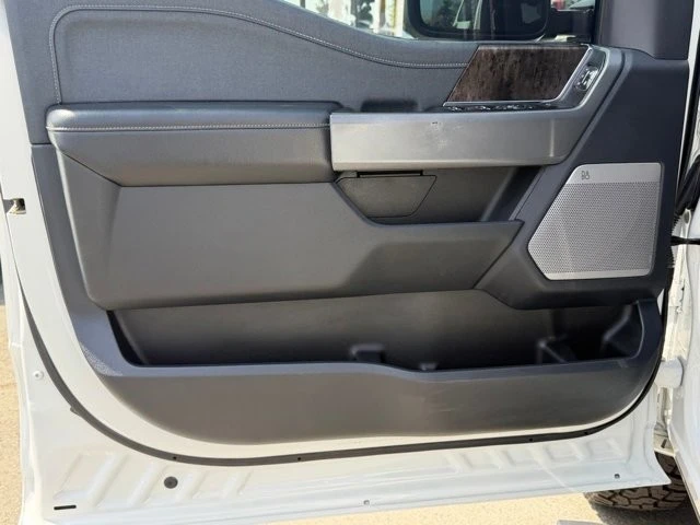2024 Ford Super Duty 5th Gen - Image 20 of 31