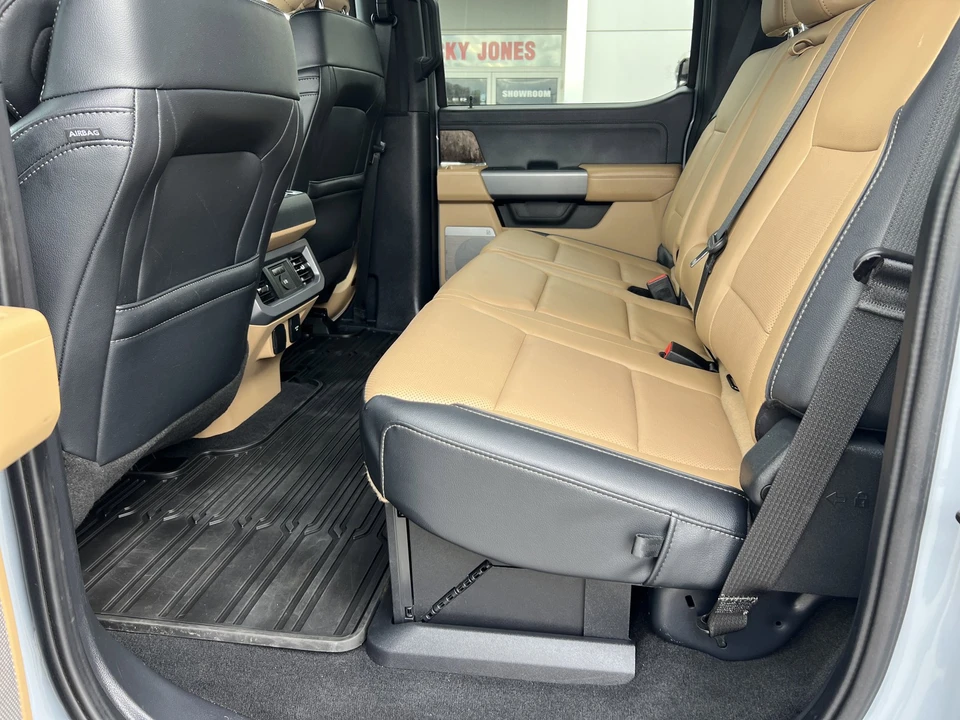2024 Ford Super Duty 5th Gen - Image 15 of 31