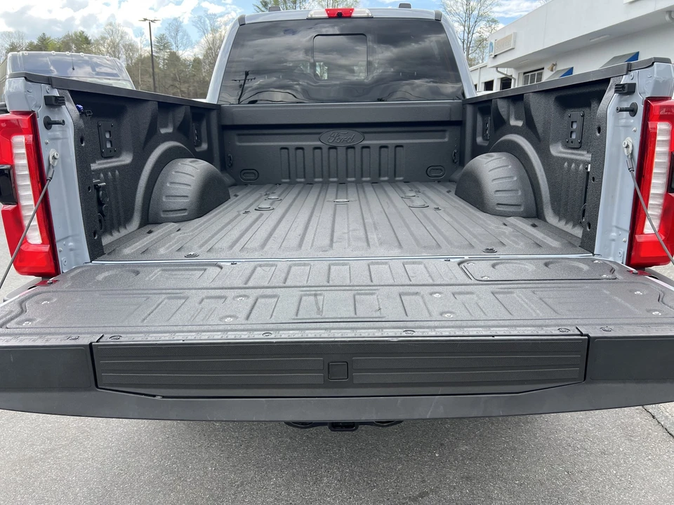 2024 Ford Super Duty 5th Gen - Image 9 of 31