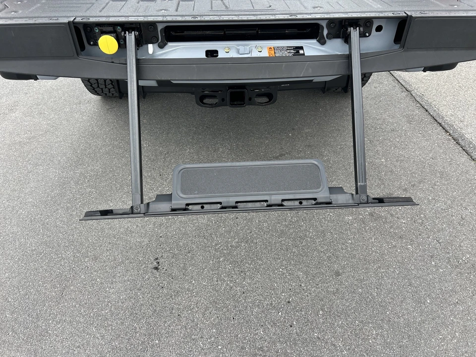 2024 Ford Super Duty 5th Gen - Image 11 of 21