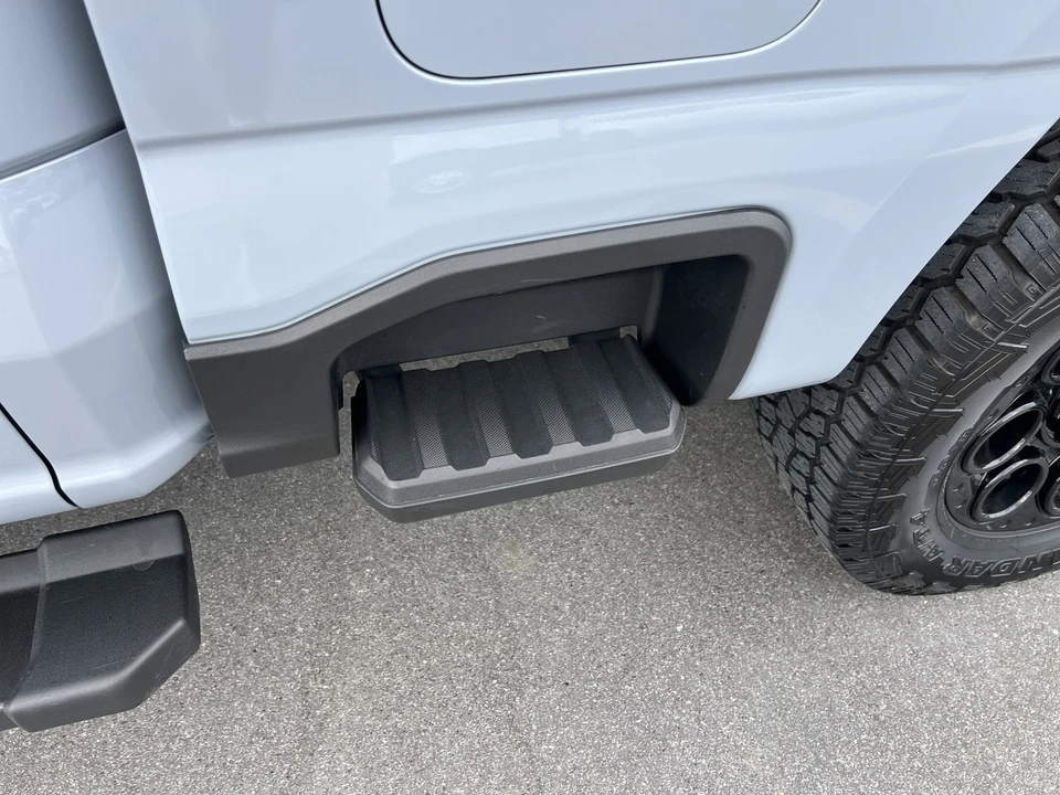 2024 Ford Super Duty 5th Gen - Image 14 of 31