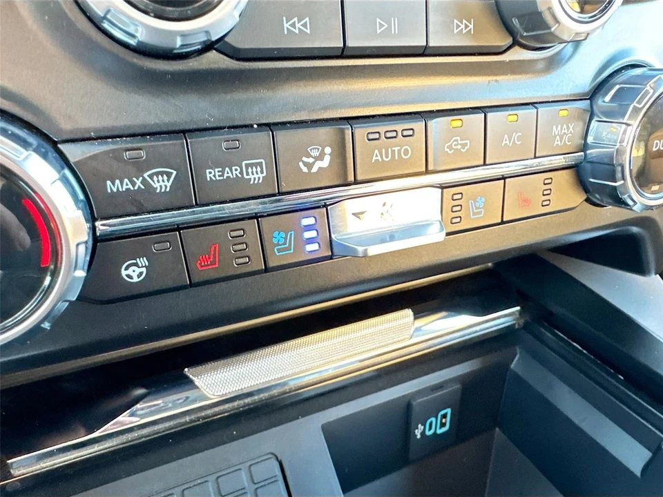 2024 Ford Super Duty 5th Gen - Image 11 of 31
