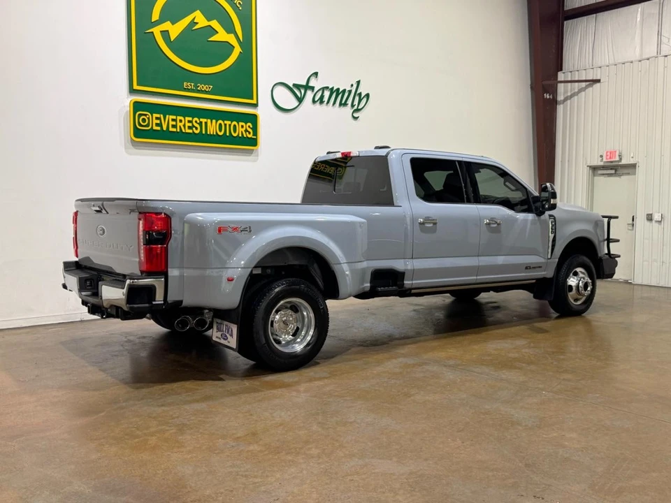 2024 Ford Super Duty 5th Gen - Image 8 of 31