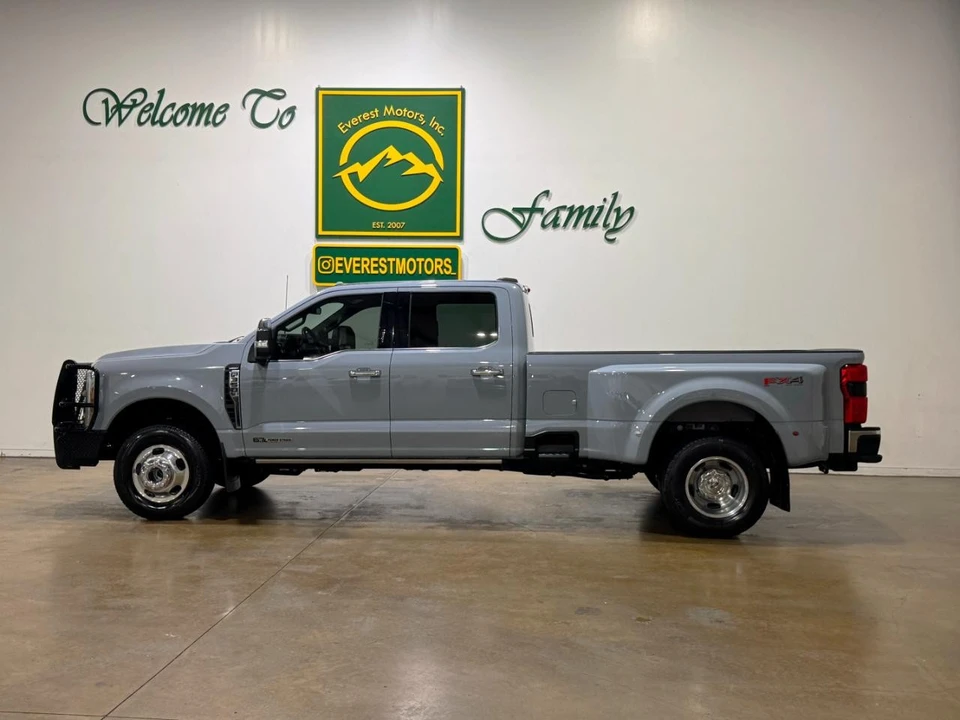 2024 Ford Super Duty 5th Gen - Image 5 of 31