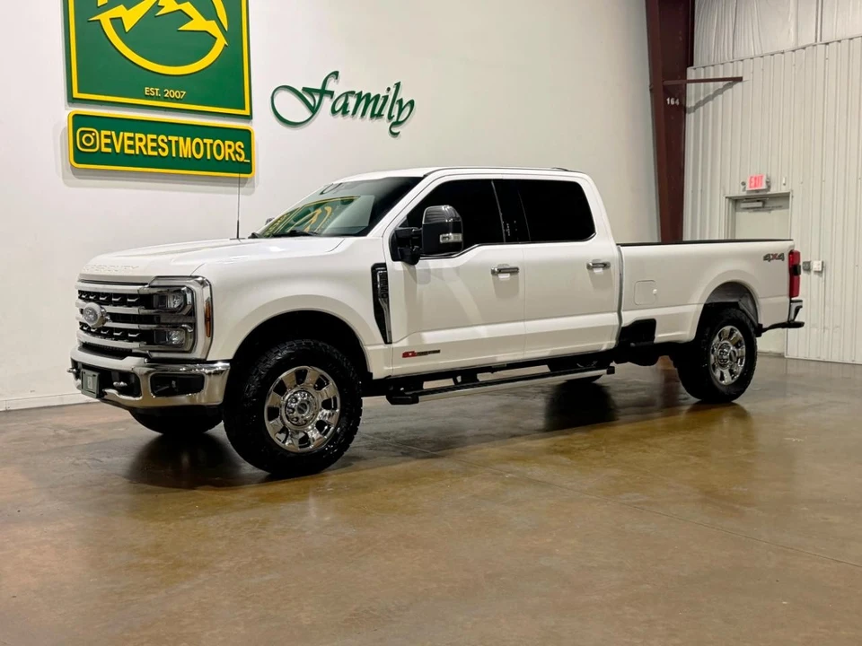 2024 Ford Super Duty 5th Gen - Image 5 of 31