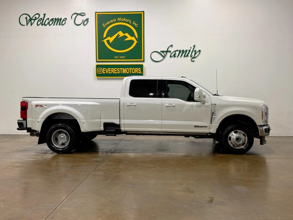 2024 Ford Super Duty 5th Gen - Image 2 of 27