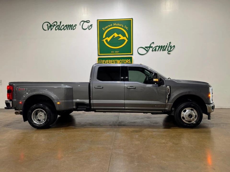 2024 Ford Super Duty 5th Gen - Image 2 of 21