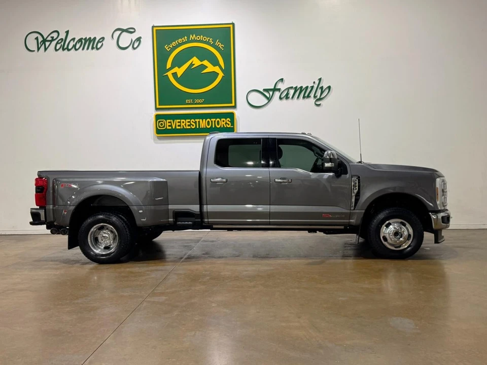 2024 Ford Super Duty 5th Gen - Image 9 of 31