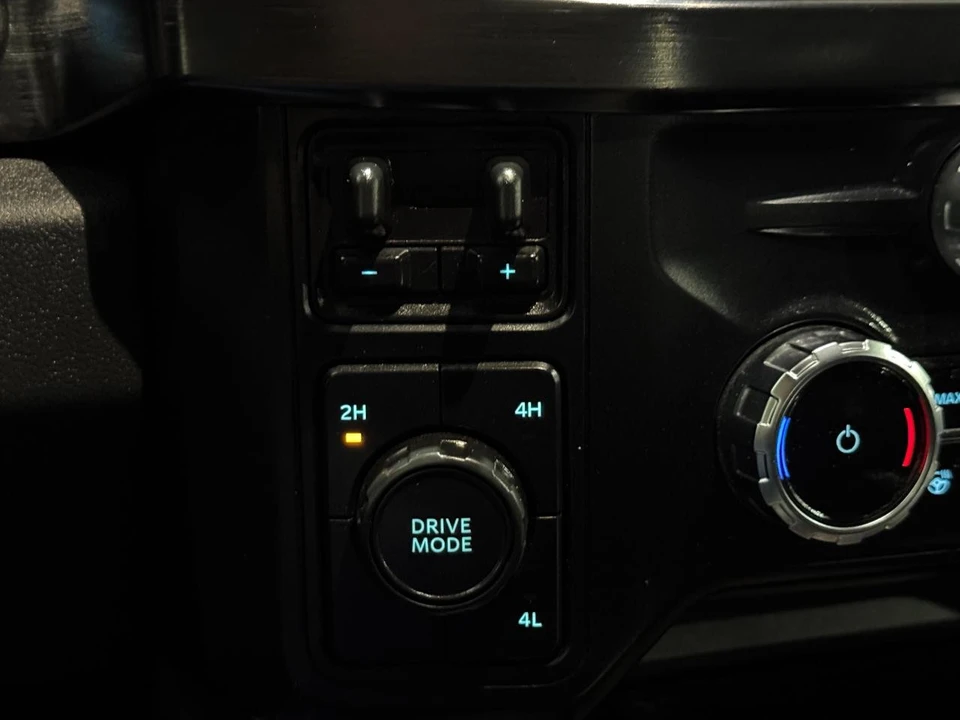 2024 Ford Super Duty 5th Gen - Image 28 of 31