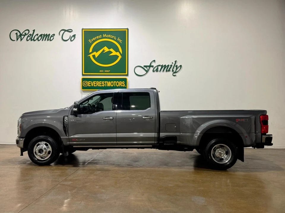 2024 Ford Super Duty 5th Gen - Image 5 of 31