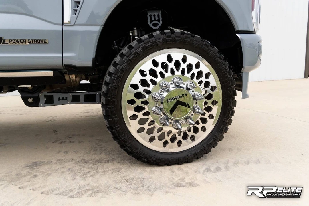 2024 Ford Super Duty 5th Gen - Image 14 of 21