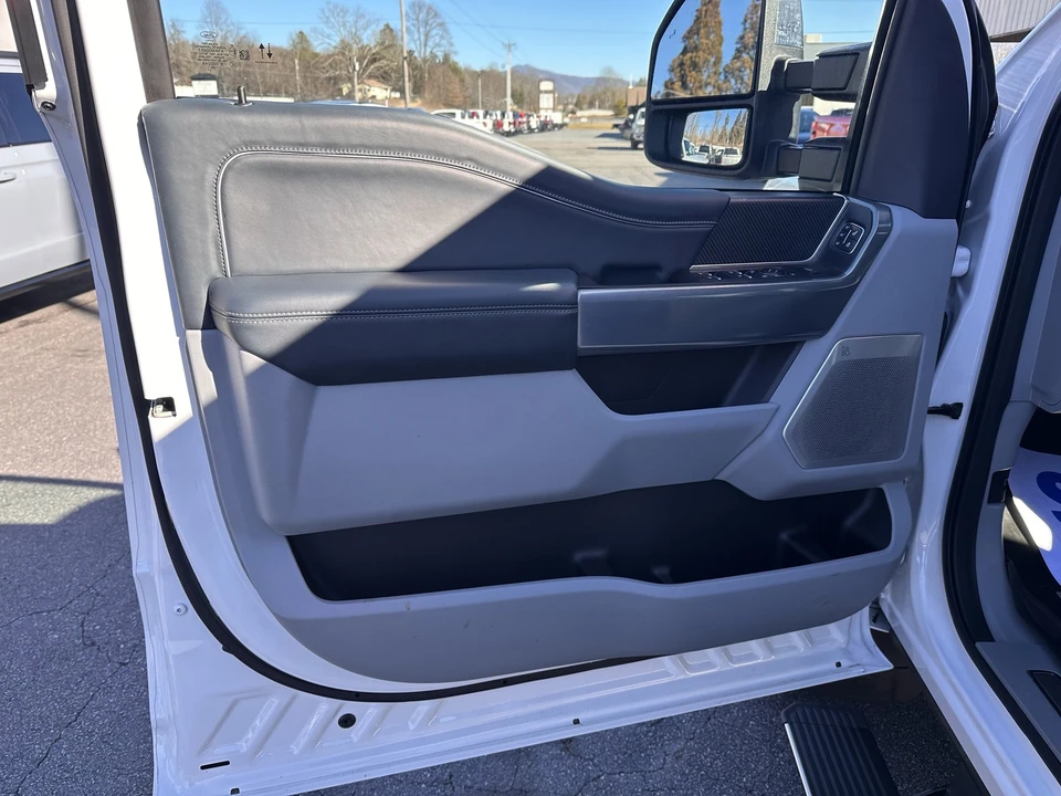 2024 Ford Super Duty 5th Gen - Image 10 of 12