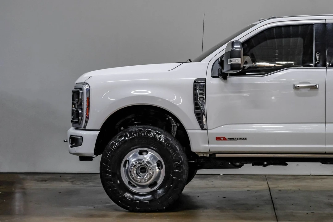 2024 Ford Super Duty 5th Gen - Image 18 of 21