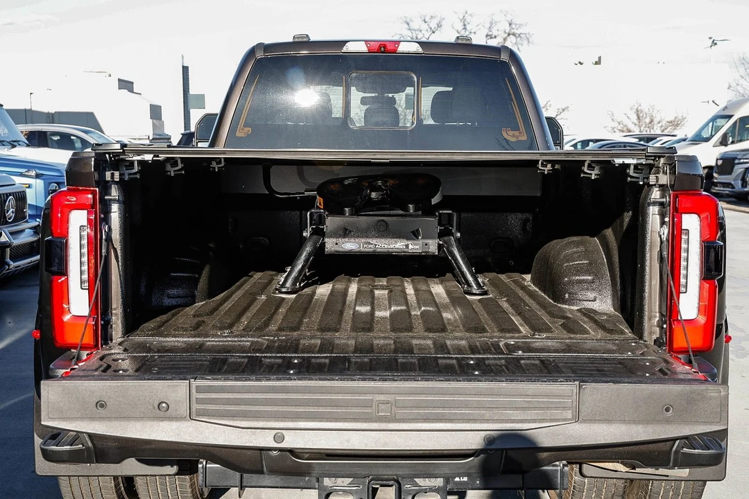 2024 Ford Super Duty 5th Gen - Image 27 of 31