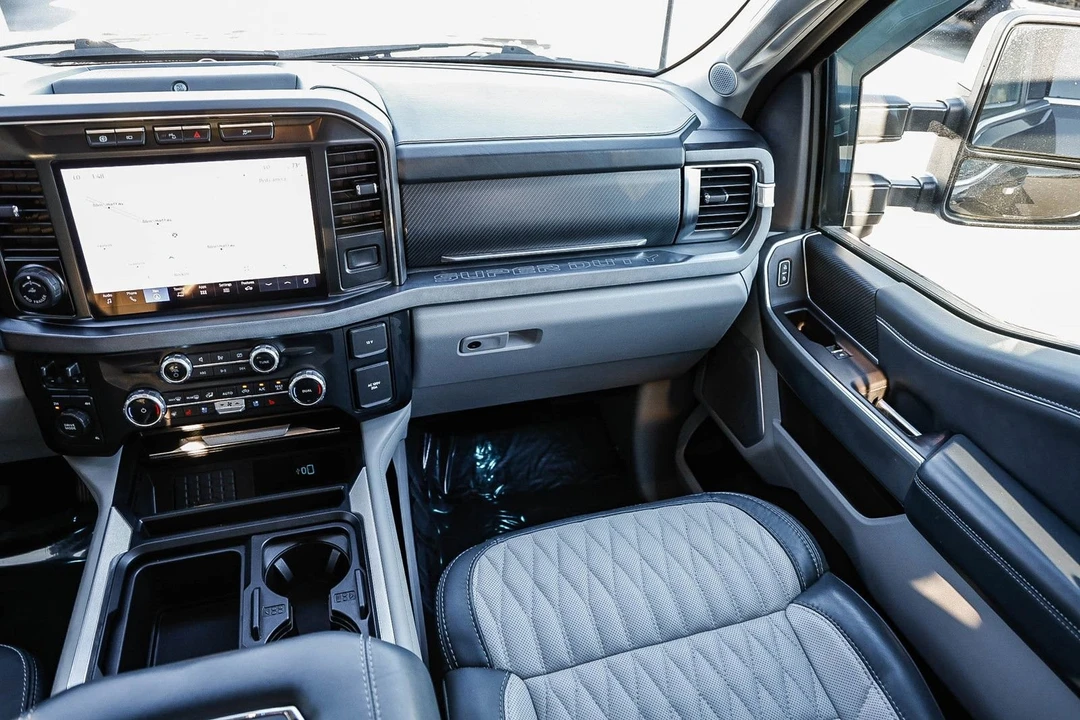 2024 Ford Super Duty 5th Gen - Image 15 of 31