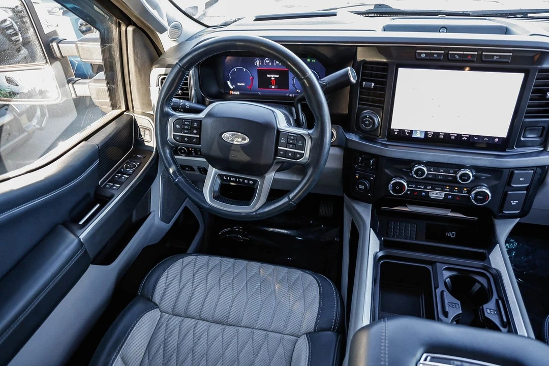 2024 Ford Super Duty 5th Gen - Image 14 of 31