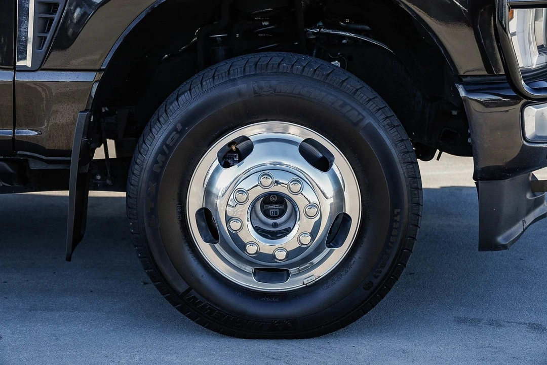 2024 Ford Super Duty 5th Gen - Image 9 of 31